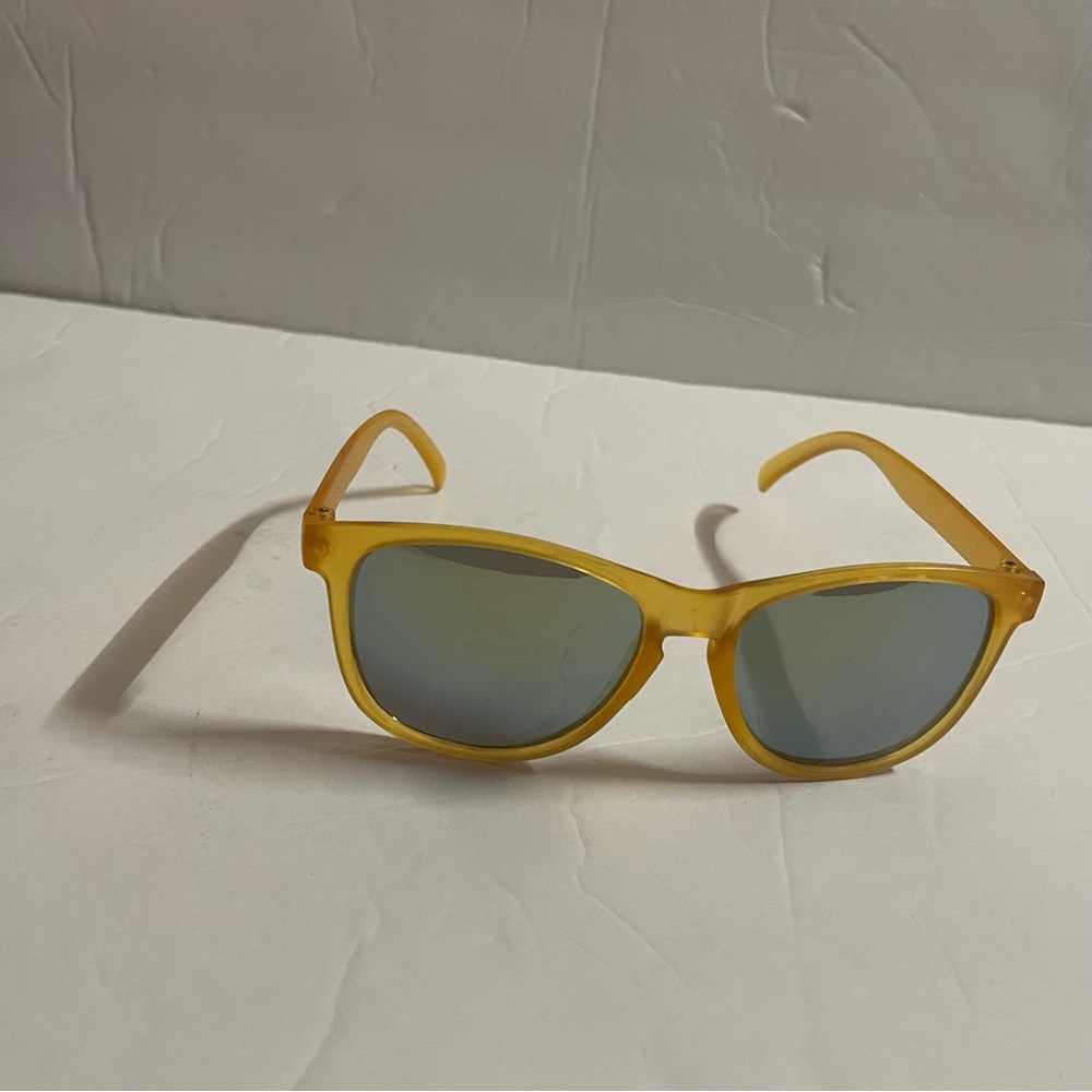 Orange Plastic Sunglasses Wayfarer Lenses Style with Black Case - Picture 2 of 11